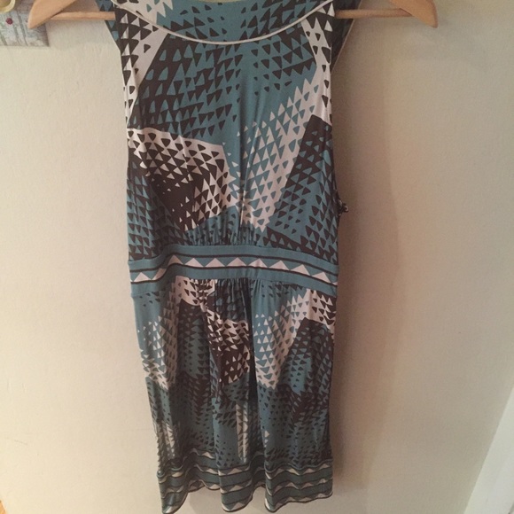 BCBG dress with great color/pattern only worn 2x! - Picture 4 of 4