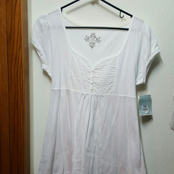White SO shirt