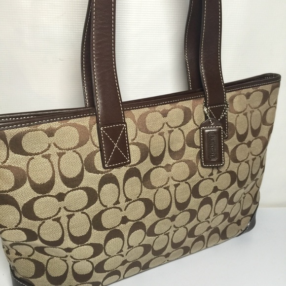 Coach hand bag - Picture 2 of 4