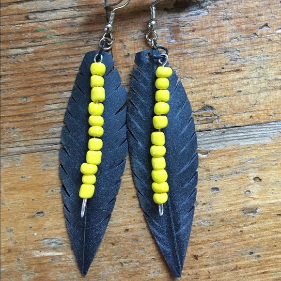 HANDMADE by me:Upcycled tire earrings