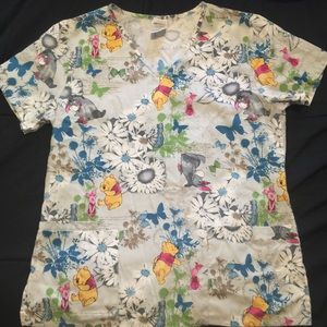 🎀Winnie the pooh scrub top! 🎀