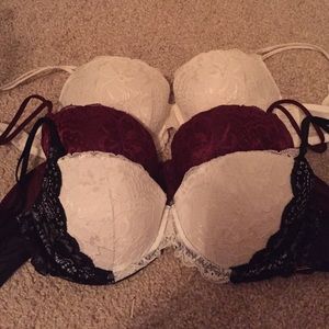 VS pink "date bras"