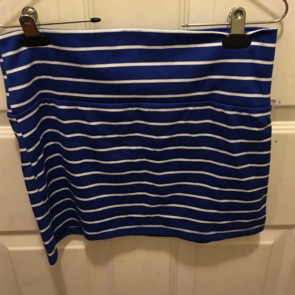 ❤️CLOSET CLEAR OUT❤️ Fitted mini skirt.