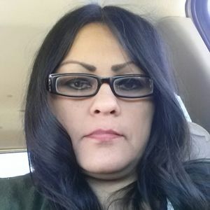 Meet your Posher, Lorie