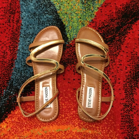 NEVER WORN Steve Madden Sandals