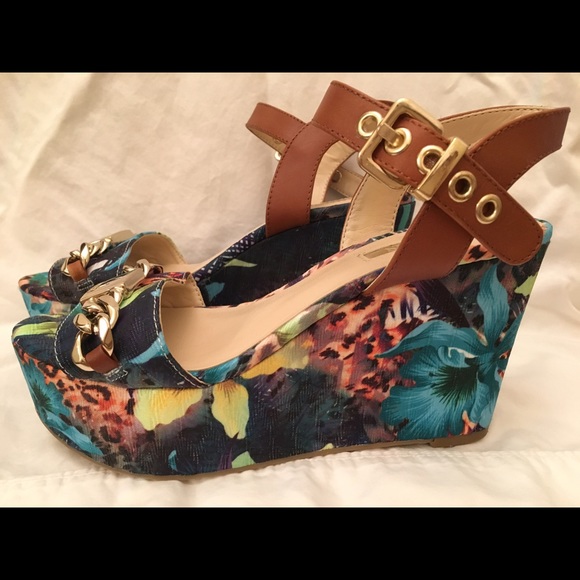 Guess blue floral print wedges