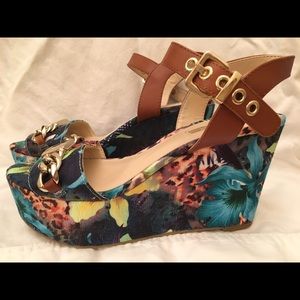 Guess blue floral print wedges