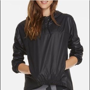 Fabletics pullover windbreaker, CLOSET CLOSING 🎉