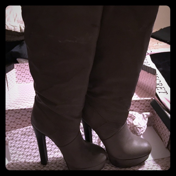 Platform slouch grey boots.