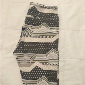 LuLaRoe NWT OS leggings