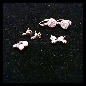 A set of 4 ear rings