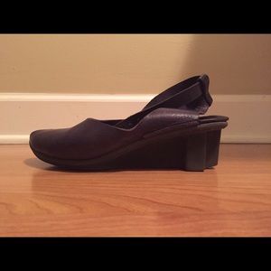 Trippen sandals with xo- heel. Great for walking