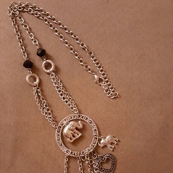 Silver elephants and hearts necklace - Picture 2 of 3