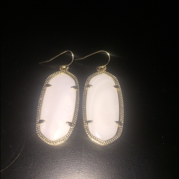 Kendra Scott Elle earrings