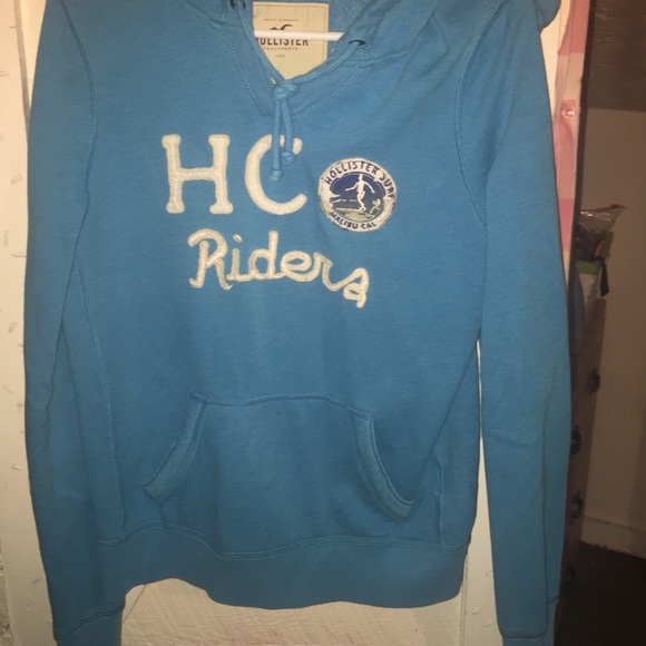 Blue Hollister sweatshirt