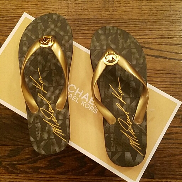 Michael Kors Bundle - Picture 3 of 4