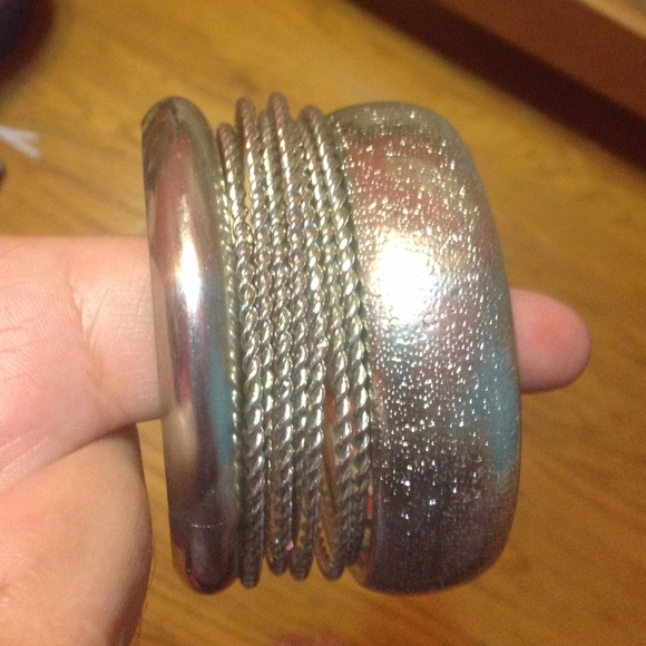 Bracelet