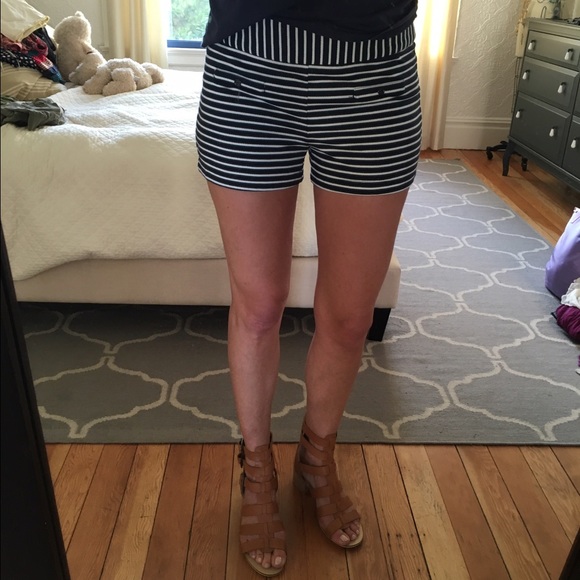 Nautical striped shorts - Picture 2 of 4