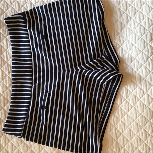 Nautical striped shorts - Picture 3 of 4