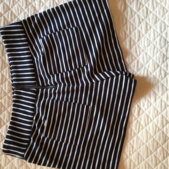 Nautical striped shorts - Picture 4 of 4