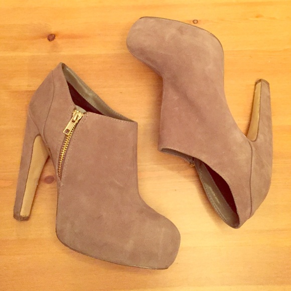 DV by Dolce Vita heel booties