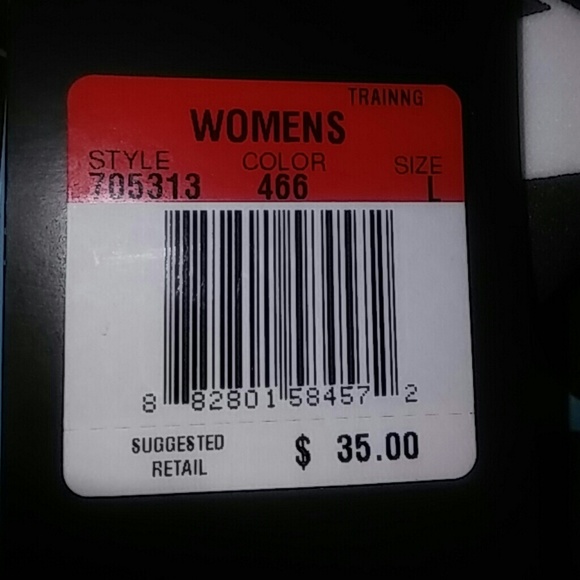 Nwt women's Nike Pro shorts last $ - Picture 3 of 3