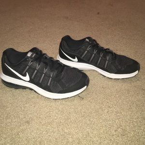 Black Nike Max Dynasty