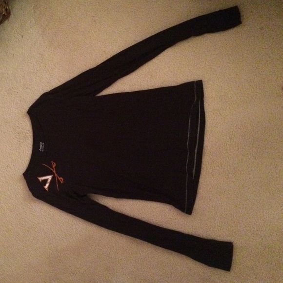 Long sleeves University of Virginia top