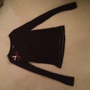 Long sleeves University of Virginia top