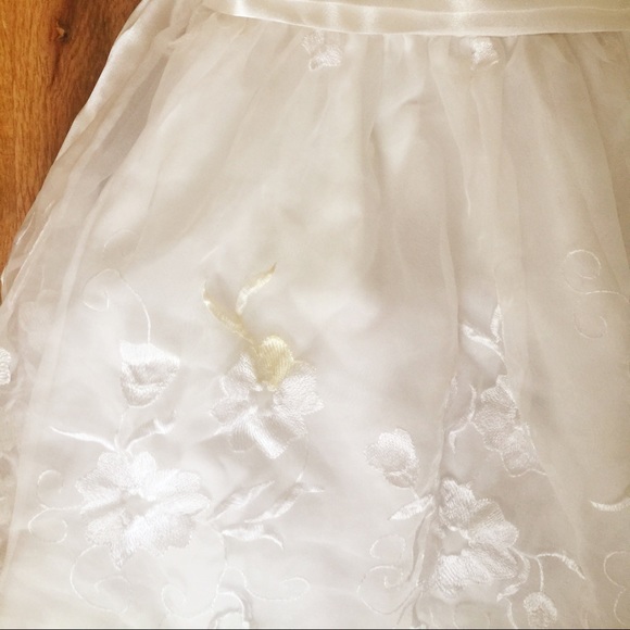 Little Angel White Poofy Dress - Picture 2 of 4