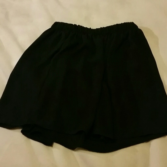 Brandy Melville xs black skirt