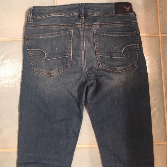 Light Wash Distressed Ripped Jeggings - Picture 4 of 4