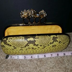 Box Knuckle Clutch (snakskin)