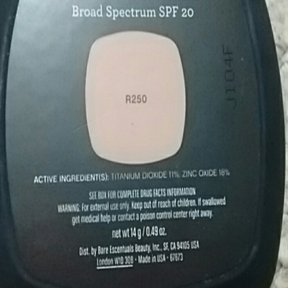 TWO!! Bare minerals R250. Foundation - Picture 3 of 4