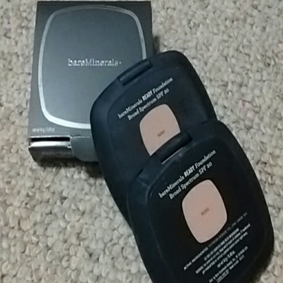 TWO!! Bare minerals R250. Foundation - Picture 4 of 4