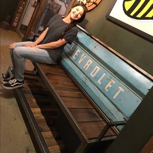 Meet your Posher, Aris