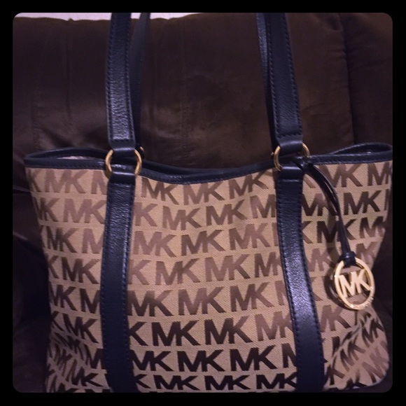 Michael Kors Handbags - Michael kors bag