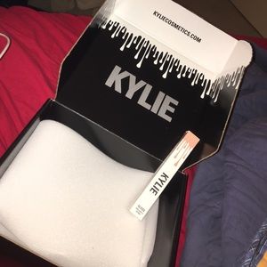 Kylie jenner so cute lip gloss