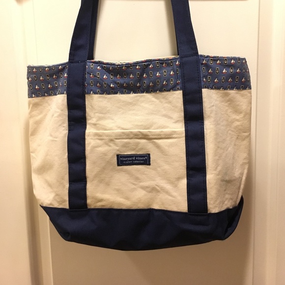 Vineyard Vines large tote 16x13