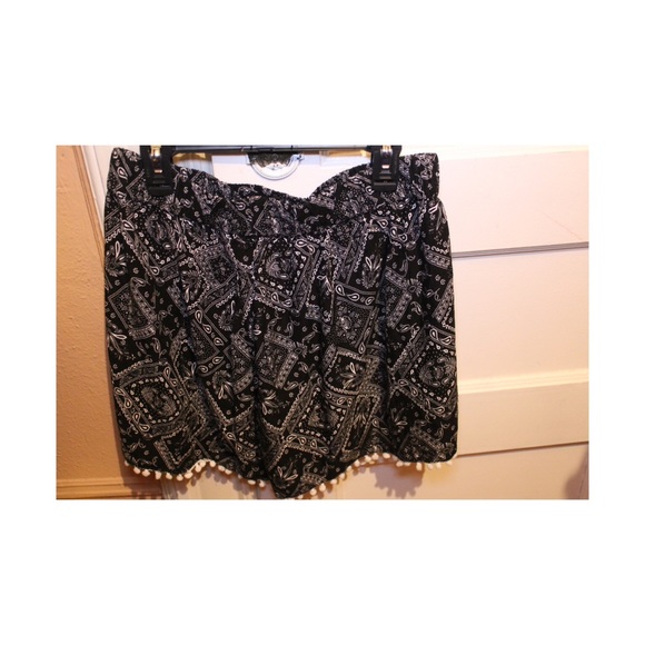 BRAND NEW WOMENS SHORTS