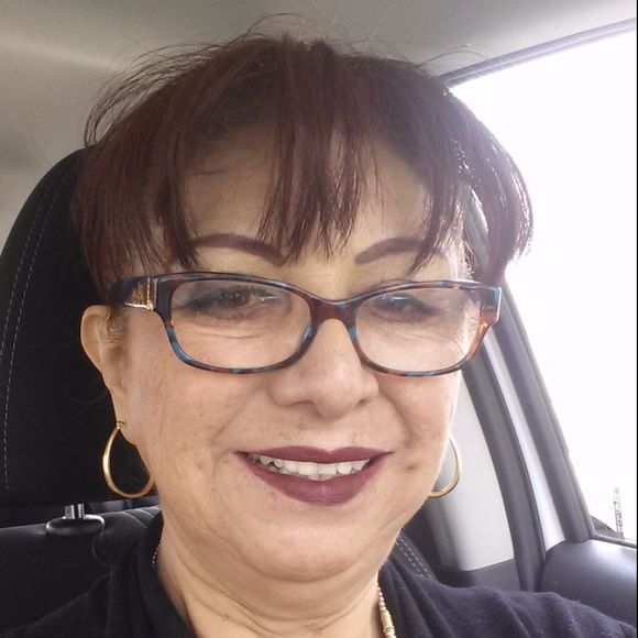 Meet your Posher, Lillian - Picture 1 of 1