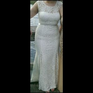 Betsy & Adam Ivory evening gown