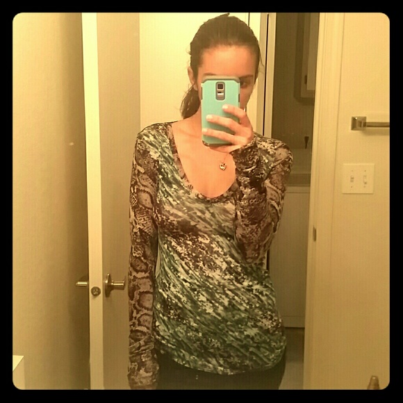 Longs level snake print tshirt