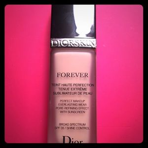 Dior Diorskin Forever Foundation New Shade 010