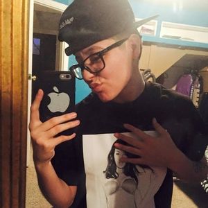 Meet your Posher, April