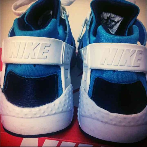Sz 4Y Nike Huaraches