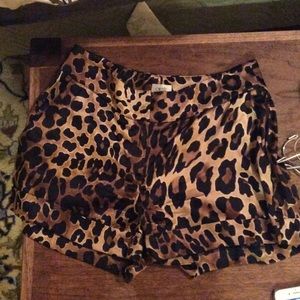 Cache silky leopard shorts
