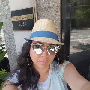 Meet your Posher, Madeline