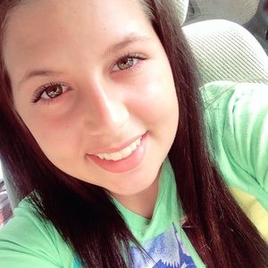 Meet your Posher, Alyssa
