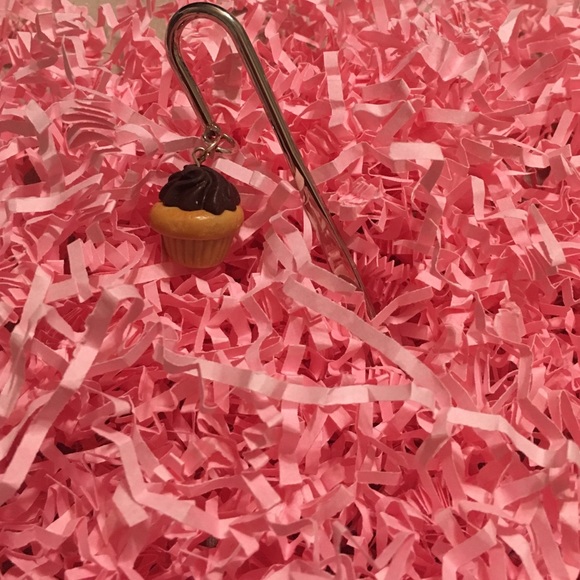 Cupcake Bookmark - Picture 2 of 3
